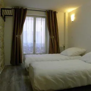Hotel Grand De Clermont, Paryż